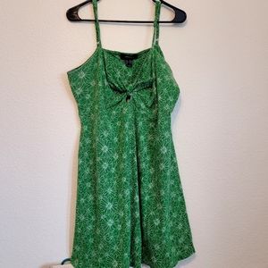 Forever 21 Plus size Green With flower design front tie dress